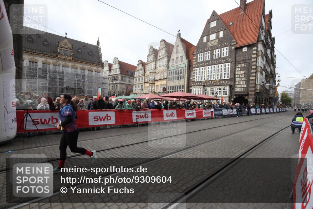 05.10.2025 - 20. swb-Marathon Bremen Yannick Fuchs http://msf.ph/oto/9309604 05.10.2025 11:16:46 Ziel 9753 meine-sportfotos.de