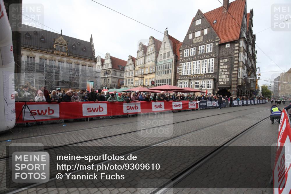 05.10.2025 - 20. swb-Marathon Bremen Yannick Fuchs http://msf.ph/oto/9309610 05.10.2025 11:16:49 Ziel  meine-sportfotos.de