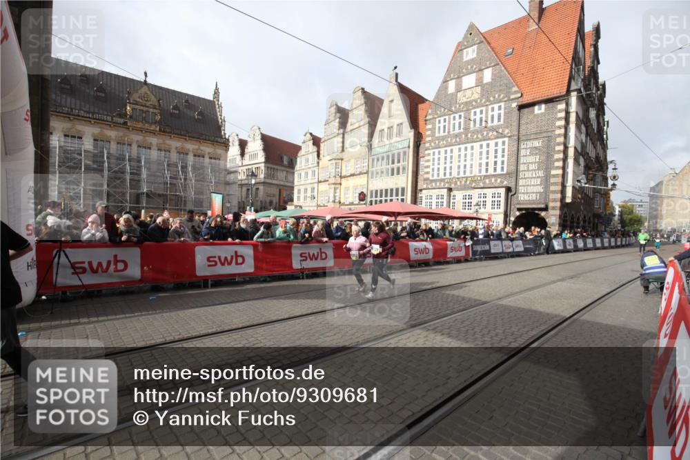 05.10.2025 - 20. swb-Marathon Bremen Yannick Fuchs http://msf.ph/oto/9309681 05.10.2025 11:17:04 Ziel 10728, 10752 meine-sportfotos.de