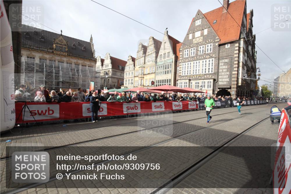 05.10.2025 - 20. swb-Marathon Bremen Yannick Fuchs http://msf.ph/oto/9309756 05.10.2025 11:17:12 Ziel 10759, 10874 meine-sportfotos.de