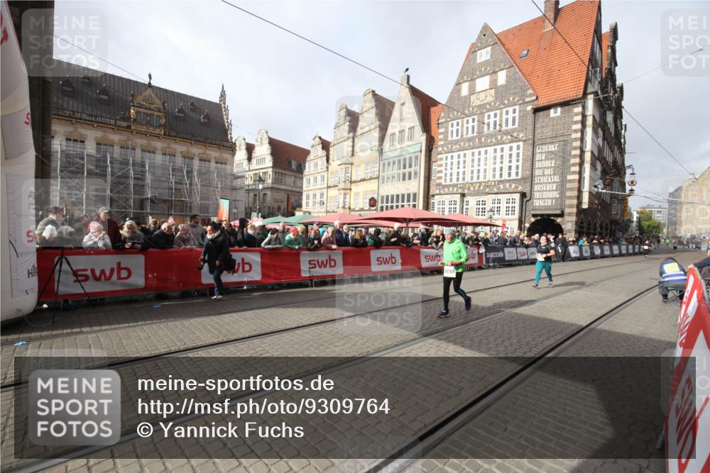 05.10.2025 - 20. swb-Marathon Bremen Yannick Fuchs http://msf.ph/oto/9309764 05.10.2025 11:17:13 Ziel 10759, 10874 meine-sportfotos.de