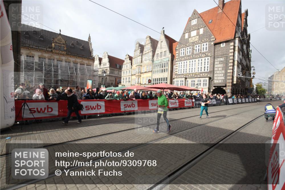 05.10.2025 - 20. swb-Marathon Bremen Yannick Fuchs http://msf.ph/oto/9309768 05.10.2025 11:17:14 Ziel 10759, 10874 meine-sportfotos.de