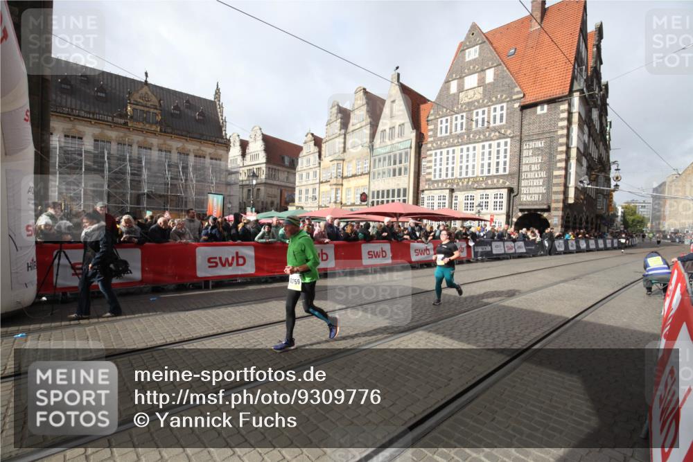 05.10.2025 - 20. swb-Marathon Bremen Yannick Fuchs http://msf.ph/oto/9309776 05.10.2025 11:17:14 Ziel 10759, 10874 meine-sportfotos.de