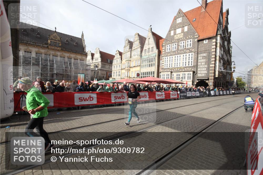 05.10.2025 - 20. swb-Marathon Bremen Yannick Fuchs http://msf.ph/oto/9309782 05.10.2025 11:17:15 Ziel 10759, 10874 meine-sportfotos.de
