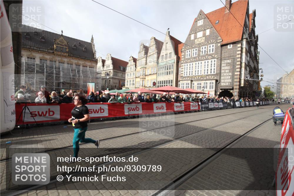 05.10.2025 - 20. swb-Marathon Bremen Yannick Fuchs http://msf.ph/oto/9309789 05.10.2025 11:17:16 Ziel 10874 meine-sportfotos.de