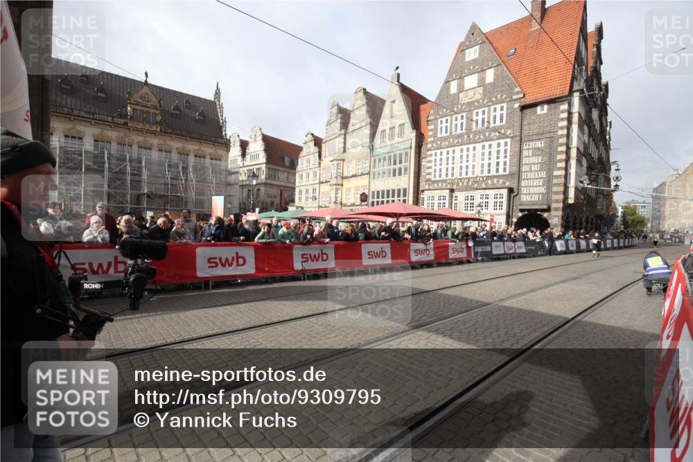 05.10.2025 - 20. swb-Marathon Bremen Yannick Fuchs http://msf.ph/oto/9309795 05.10.2025 11:17:17 Ziel  meine-sportfotos.de