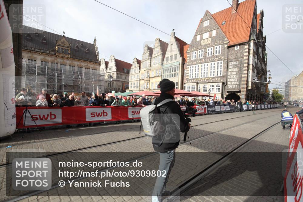 05.10.2025 - 20. swb-Marathon Bremen Yannick Fuchs http://msf.ph/oto/9309802 05.10.2025 11:17:18 Ziel  meine-sportfotos.de