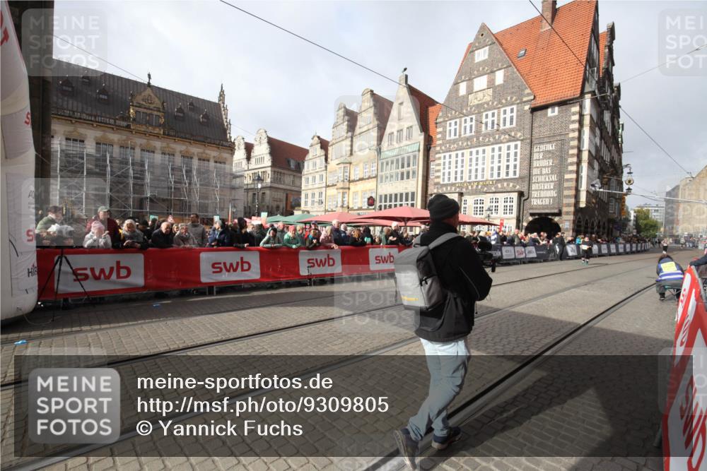 05.10.2025 - 20. swb-Marathon Bremen Yannick Fuchs http://msf.ph/oto/9309805 05.10.2025 11:17:18 Ziel  meine-sportfotos.de