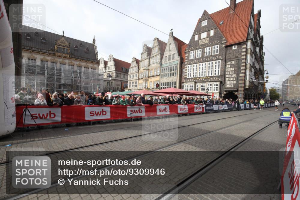 05.10.2025 - 20. swb-Marathon Bremen Yannick Fuchs http://msf.ph/oto/9309946 05.10.2025 11:17:37 Ziel  meine-sportfotos.de