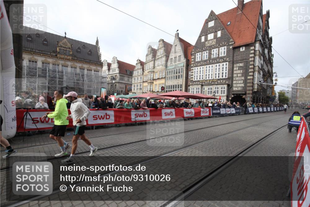 05.10.2025 - 20. swb-Marathon Bremen Yannick Fuchs http://msf.ph/oto/9310026 05.10.2025 11:17:48 Ziel 9869, 10312, 10465 meine-sportfotos.de