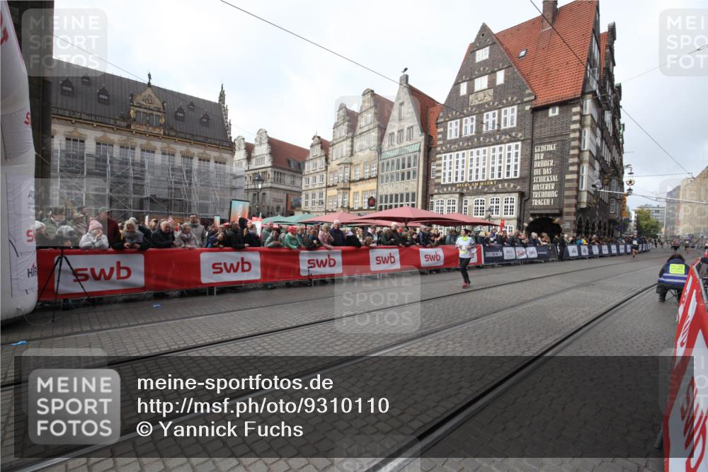 05.10.2025 - 20. swb-Marathon Bremen Yannick Fuchs http://msf.ph/oto/9310110 05.10.2025 11:18:00 Ziel 10949 meine-sportfotos.de