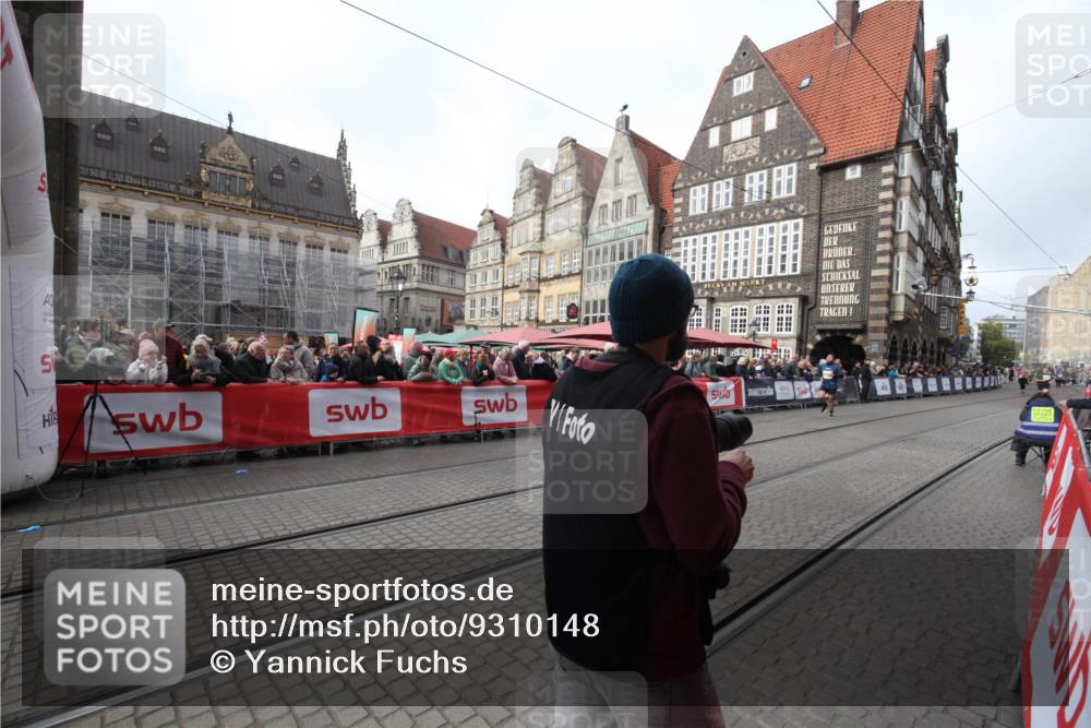 05.10.2025 - 20. swb-Marathon Bremen Yannick Fuchs http://msf.ph/oto/9310148 05.10.2025 11:18:05 Ziel 10808 meine-sportfotos.de