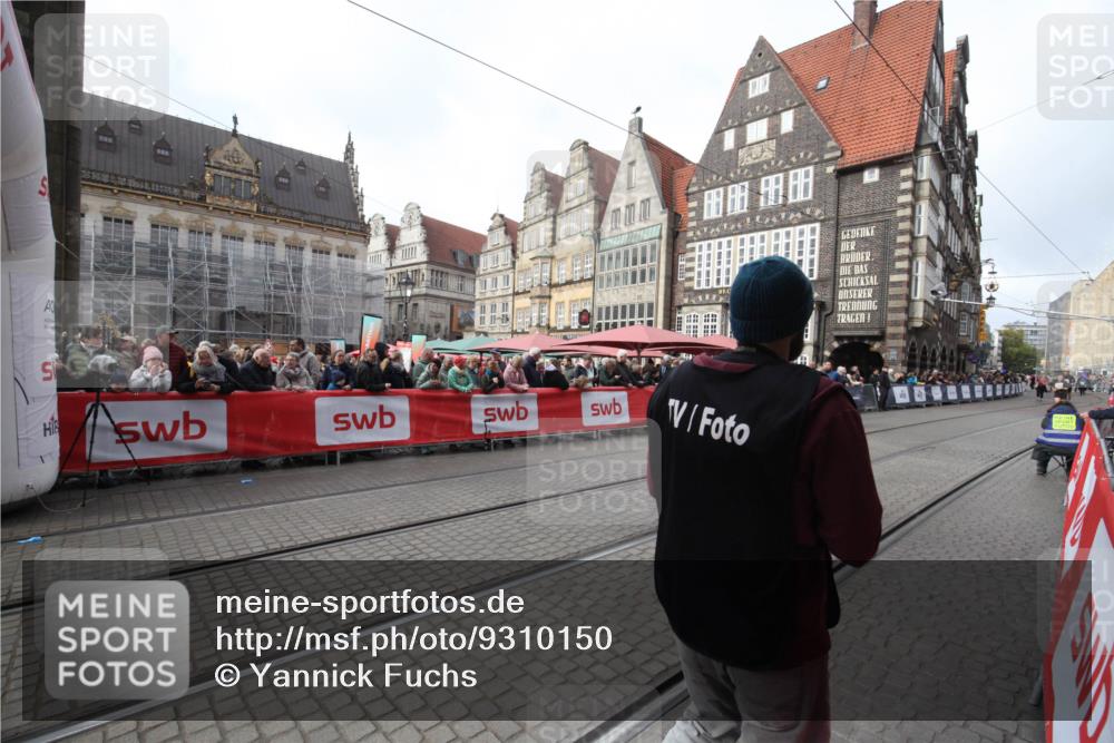 05.10.2025 - 20. swb-Marathon Bremen Yannick Fuchs http://msf.ph/oto/9310150 05.10.2025 11:18:05 Ziel 10808 meine-sportfotos.de