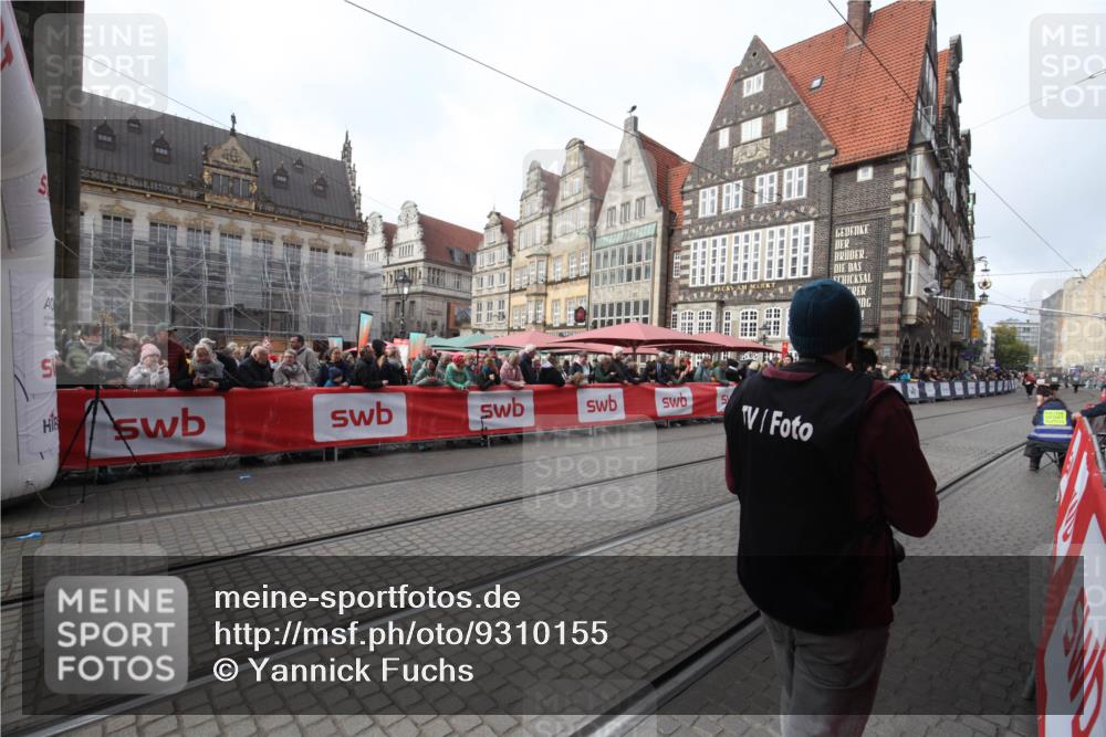05.10.2025 - 20. swb-Marathon Bremen Yannick Fuchs http://msf.ph/oto/9310155 05.10.2025 11:18:06 Ziel 10808, 11082 meine-sportfotos.de