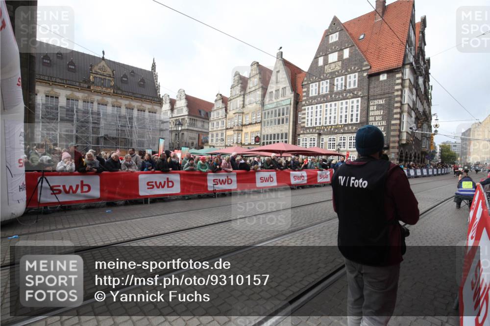 05.10.2025 - 20. swb-Marathon Bremen Yannick Fuchs http://msf.ph/oto/9310157 05.10.2025 11:18:06 Ziel 10808, 11082 meine-sportfotos.de
