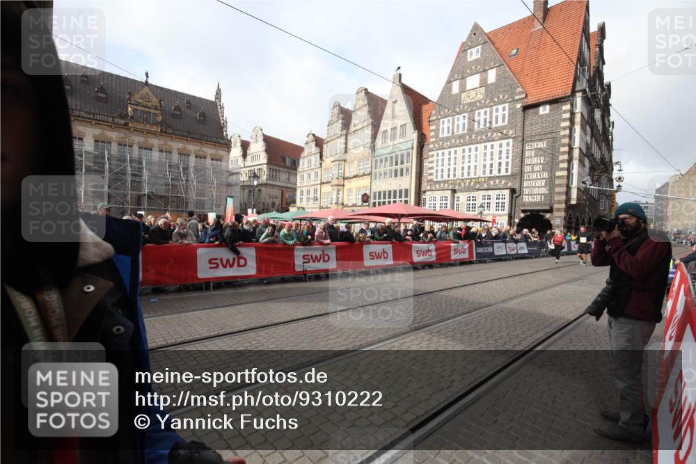 05.10.2025 - 20. swb-Marathon Bremen Yannick Fuchs http://msf.ph/oto/9310222 05.10.2025 11:18:15 Ziel  meine-sportfotos.de