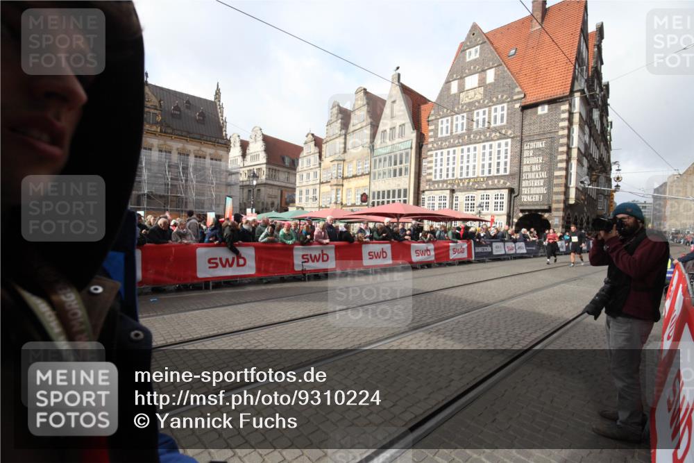 05.10.2025 - 20. swb-Marathon Bremen Yannick Fuchs http://msf.ph/oto/9310224 05.10.2025 11:18:15 Ziel  meine-sportfotos.de