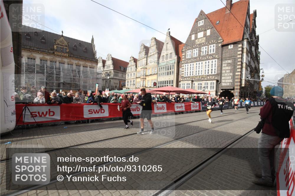 05.10.2025 - 20. swb-Marathon Bremen Yannick Fuchs http://msf.ph/oto/9310265 05.10.2025 11:18:20 Ziel 9348, 9465, 9477, 10198, 10575, 10994 meine-sportfotos.de