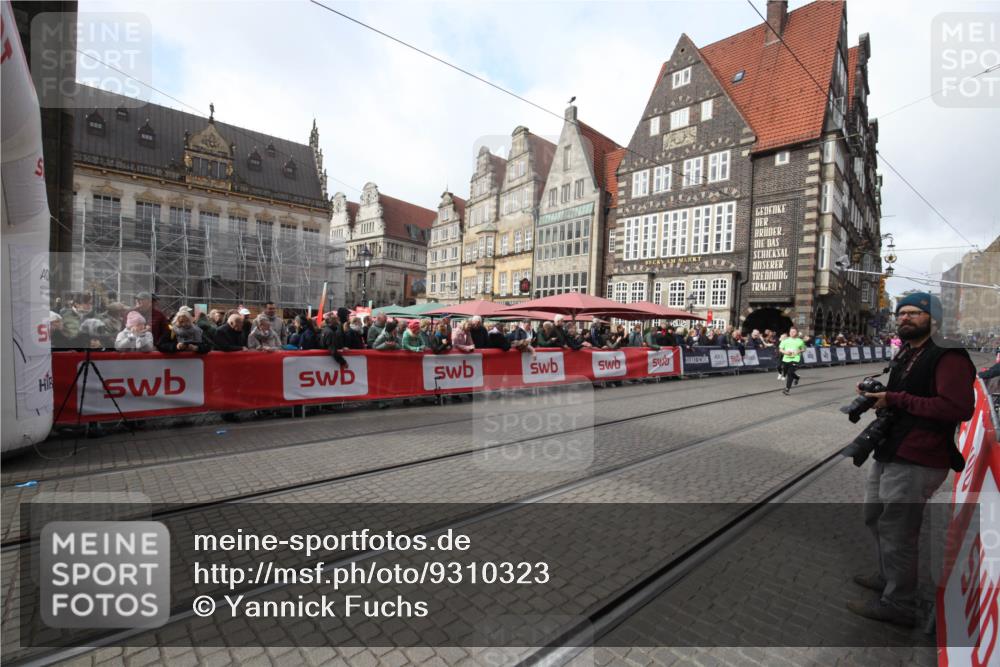 05.10.2025 - 20. swb-Marathon Bremen Yannick Fuchs http://msf.ph/oto/9310323 05.10.2025 11:18:28 Ziel 10795 meine-sportfotos.de