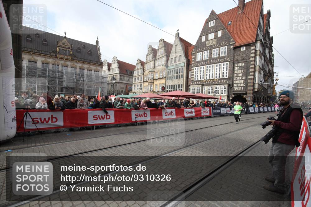 05.10.2025 - 20. swb-Marathon Bremen Yannick Fuchs http://msf.ph/oto/9310326 05.10.2025 11:18:28 Ziel 10795 meine-sportfotos.de