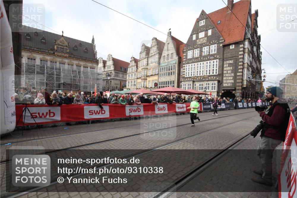 05.10.2025 - 20. swb-Marathon Bremen Yannick Fuchs http://msf.ph/oto/9310338 05.10.2025 11:18:30 Ziel 10795, 11043 meine-sportfotos.de