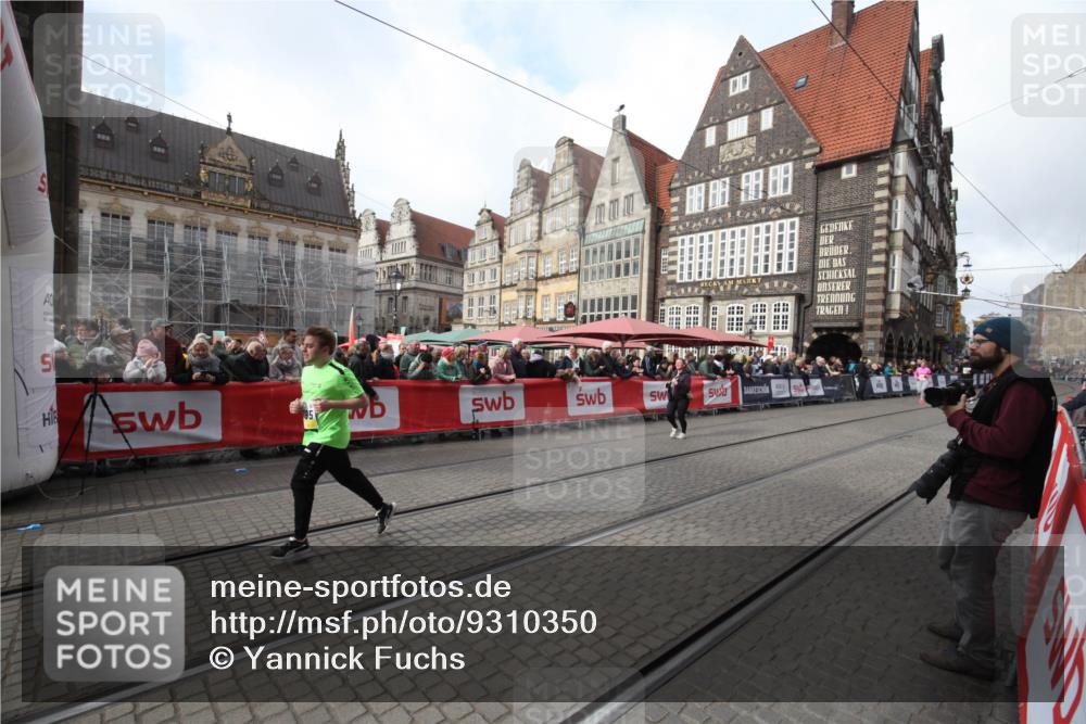 05.10.2025 - 20. swb-Marathon Bremen Yannick Fuchs http://msf.ph/oto/9310350 05.10.2025 11:18:31 Ziel 10795, 11043 meine-sportfotos.de
