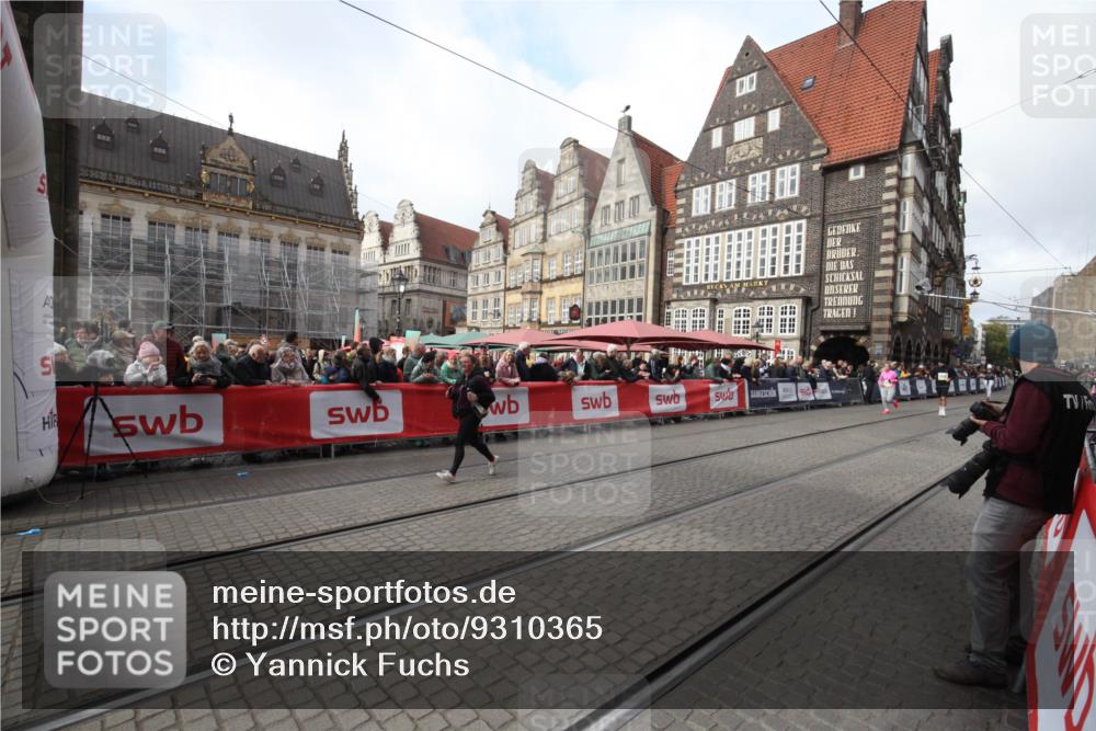05.10.2025 - 20. swb-Marathon Bremen Yannick Fuchs http://msf.ph/oto/9310365 05.10.2025 11:18:33 Ziel 11043 meine-sportfotos.de
