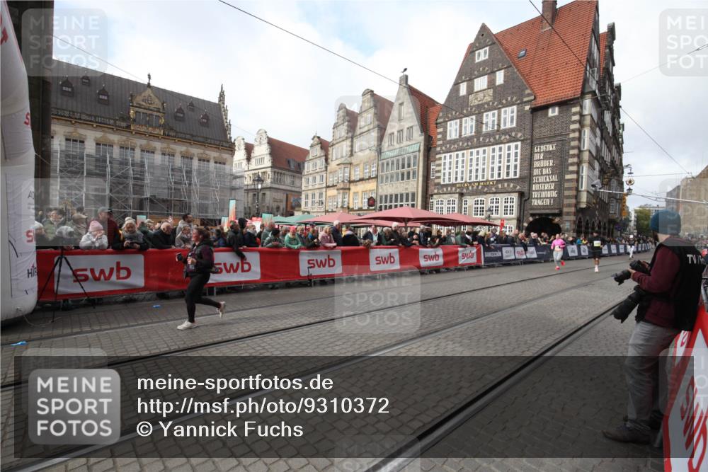 05.10.2025 - 20. swb-Marathon Bremen Yannick Fuchs http://msf.ph/oto/9310372 05.10.2025 11:18:34 Ziel 10076, 11043, 11690 meine-sportfotos.de