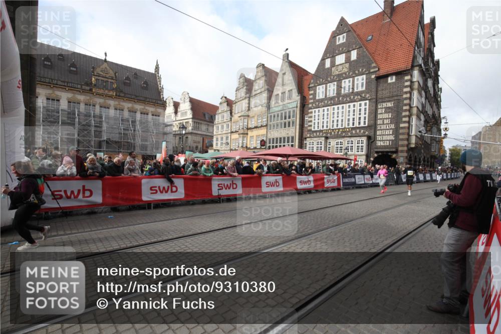 05.10.2025 - 20. swb-Marathon Bremen Yannick Fuchs http://msf.ph/oto/9310380 05.10.2025 11:18:35 Ziel 10076, 11043, 11690 meine-sportfotos.de