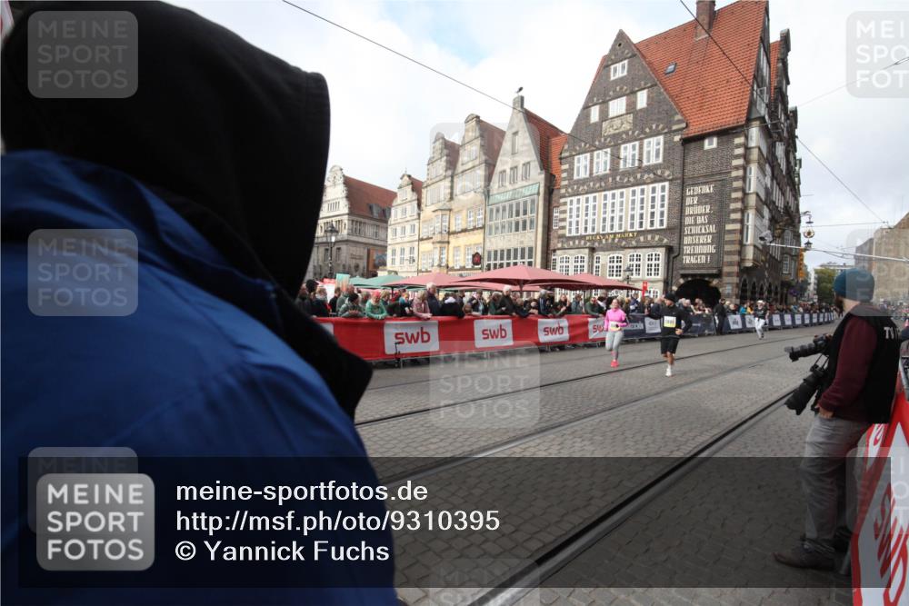 05.10.2025 - 20. swb-Marathon Bremen Yannick Fuchs http://msf.ph/oto/9310395 05.10.2025 11:18:37 Ziel 10076, 10472, 11690 meine-sportfotos.de