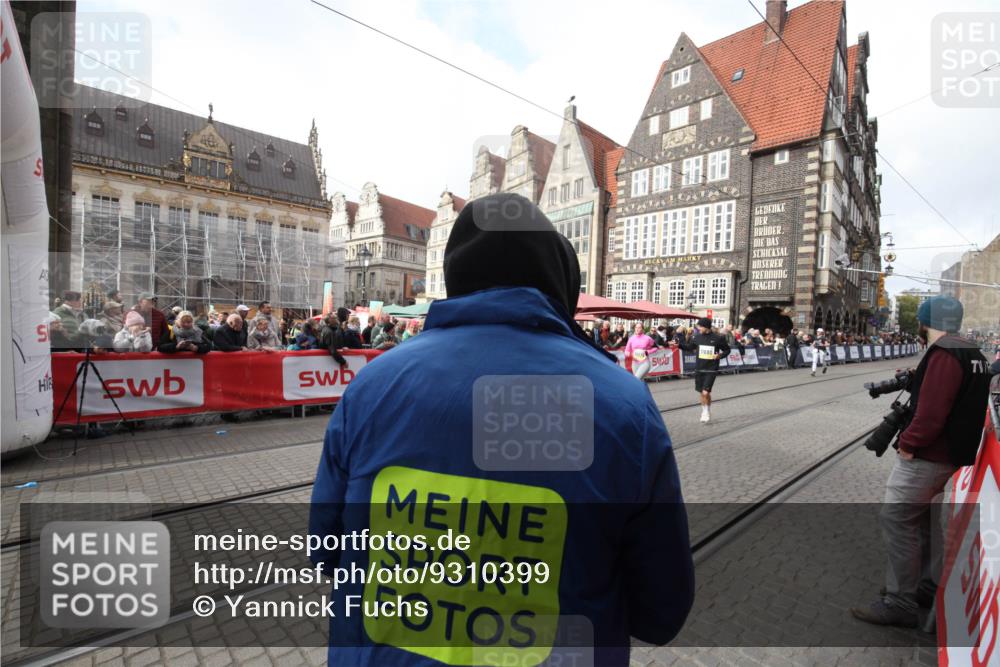 05.10.2025 - 20. swb-Marathon Bremen Yannick Fuchs http://msf.ph/oto/9310399 05.10.2025 11:18:37 Ziel 10076, 10472, 11690 meine-sportfotos.de