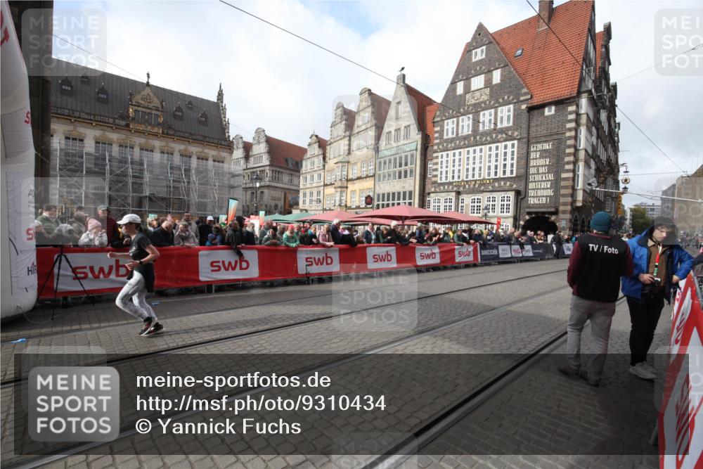 05.10.2025 - 20. swb-Marathon Bremen Yannick Fuchs http://msf.ph/oto/9310434 05.10.2025 11:18:43 Ziel 10472 meine-sportfotos.de