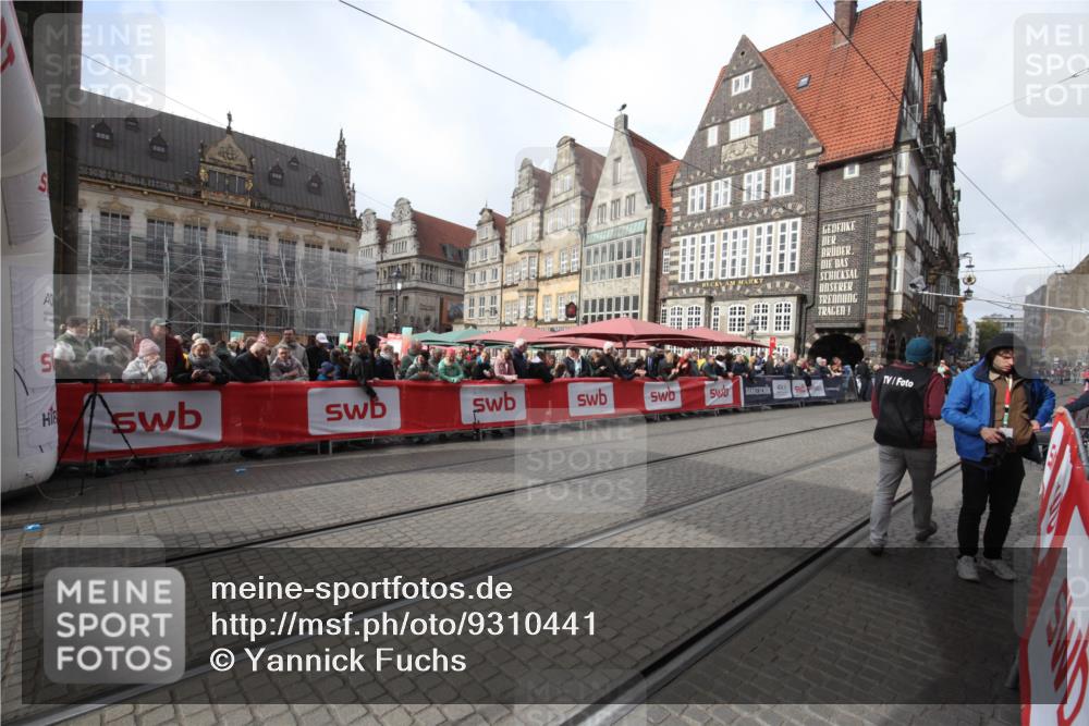 05.10.2025 - 20. swb-Marathon Bremen Yannick Fuchs http://msf.ph/oto/9310441 05.10.2025 11:18:44 Ziel 11480 meine-sportfotos.de