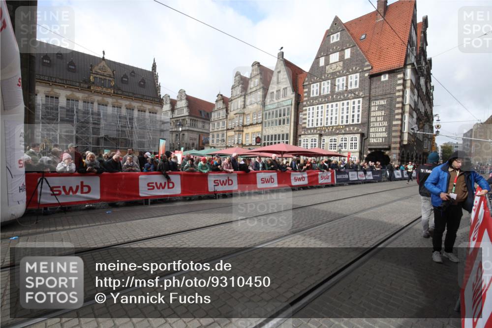 05.10.2025 - 20. swb-Marathon Bremen Yannick Fuchs http://msf.ph/oto/9310450 05.10.2025 11:18:45 Ziel 11480 meine-sportfotos.de