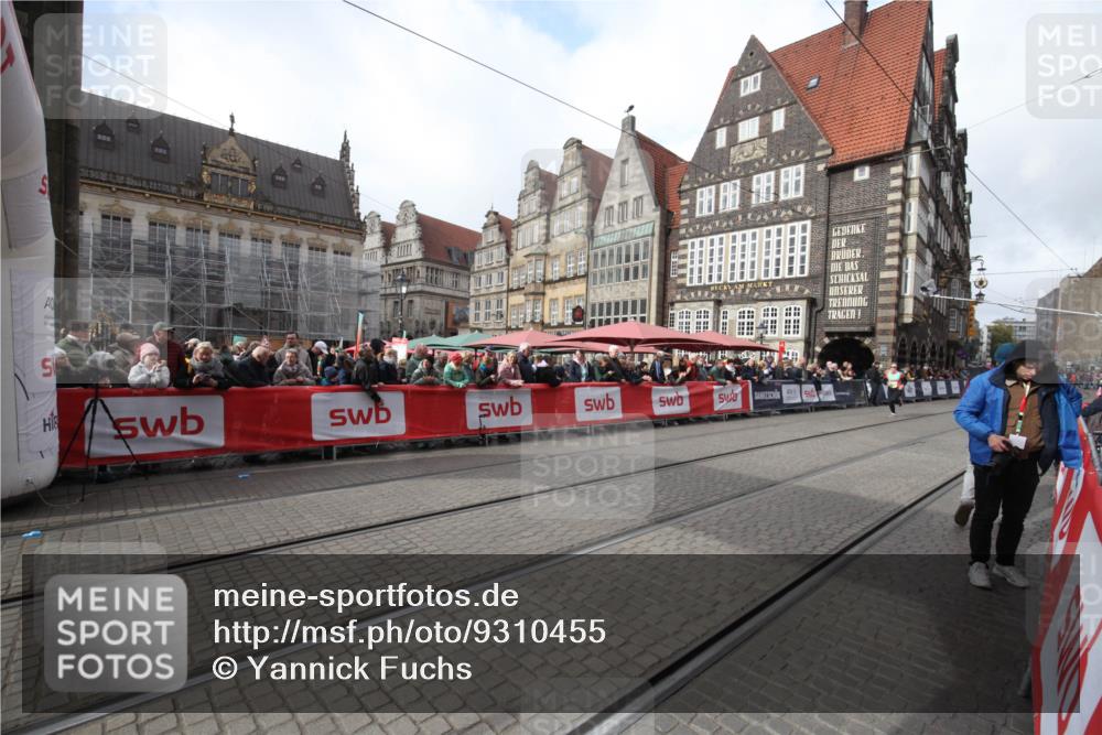 05.10.2025 - 20. swb-Marathon Bremen Yannick Fuchs http://msf.ph/oto/9310455 05.10.2025 11:18:46 Ziel 11480 meine-sportfotos.de