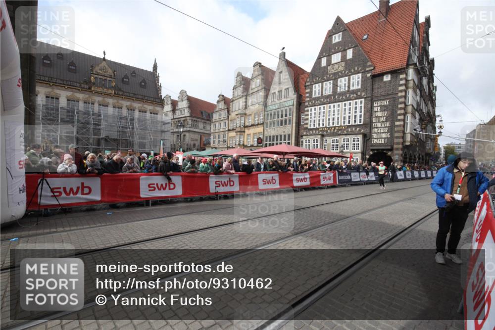 05.10.2025 - 20. swb-Marathon Bremen Yannick Fuchs http://msf.ph/oto/9310462 05.10.2025 11:18:46 Ziel 11480 meine-sportfotos.de