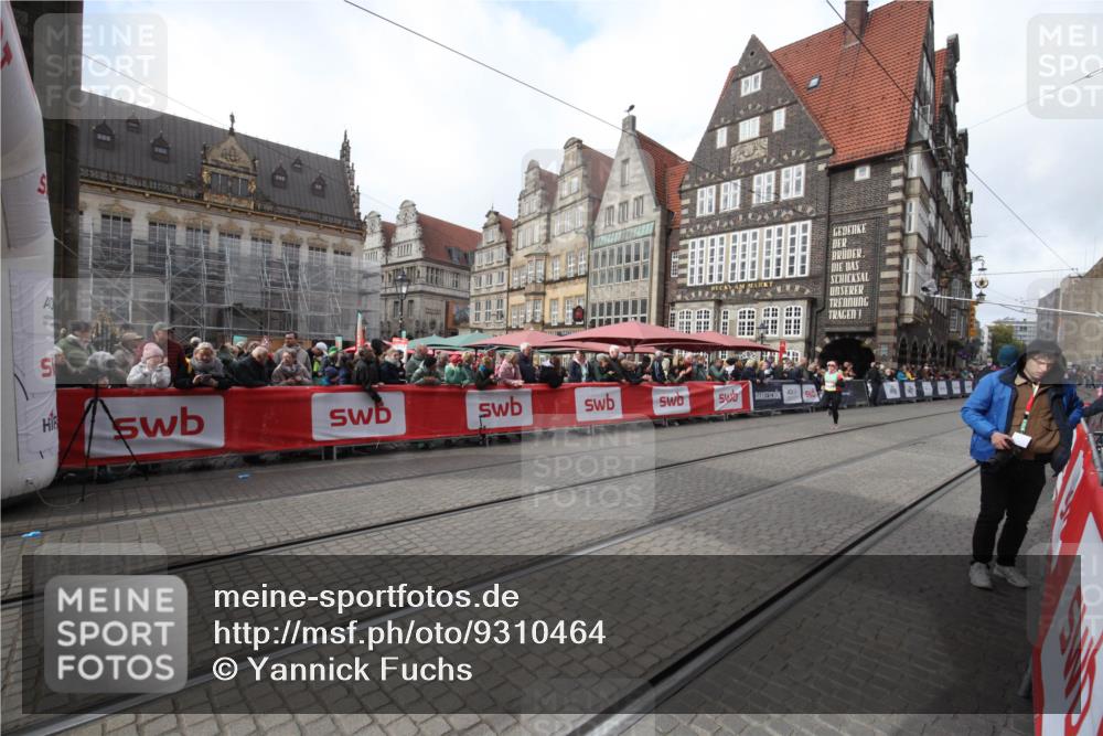 05.10.2025 - 20. swb-Marathon Bremen Yannick Fuchs http://msf.ph/oto/9310464 05.10.2025 11:18:47 Ziel 11480 meine-sportfotos.de