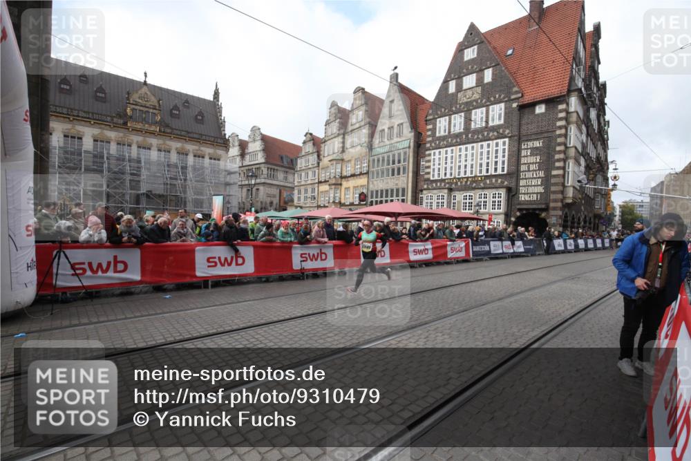 05.10.2025 - 20. swb-Marathon Bremen Yannick Fuchs http://msf.ph/oto/9310479 05.10.2025 11:18:48 Ziel 11480 meine-sportfotos.de