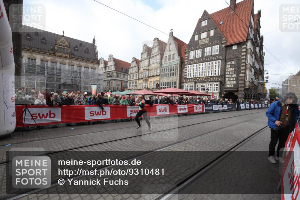 05.10.2025 - 20. swb-Marathon Bremen Yannick Fuchs http://msf.ph/oto/9310481 05.10.2025 11:18:49 Ziel 11480 meine-sportfotos.de