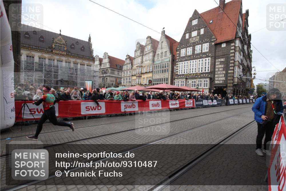 05.10.2025 - 20. swb-Marathon Bremen Yannick Fuchs http://msf.ph/oto/9310487 05.10.2025 11:18:49 Ziel 11480 meine-sportfotos.de