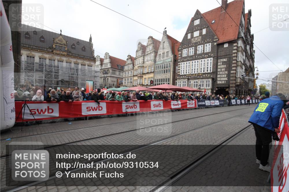 05.10.2025 - 20. swb-Marathon Bremen Yannick Fuchs http://msf.ph/oto/9310534 05.10.2025 11:19:11 Ziel  meine-sportfotos.de