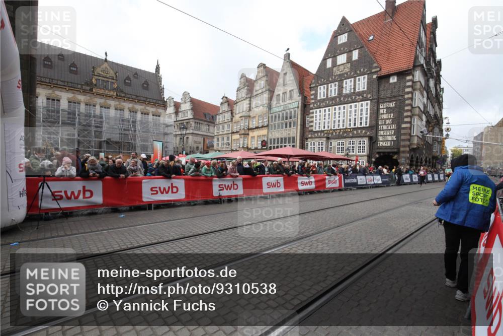 05.10.2025 - 20. swb-Marathon Bremen Yannick Fuchs http://msf.ph/oto/9310538 05.10.2025 11:19:12 Ziel  meine-sportfotos.de