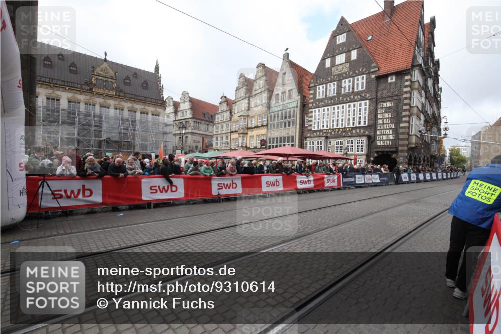 05.10.2025 - 20. swb-Marathon Bremen Yannick Fuchs http://msf.ph/oto/9310614 05.10.2025 11:19:24 Ziel  meine-sportfotos.de