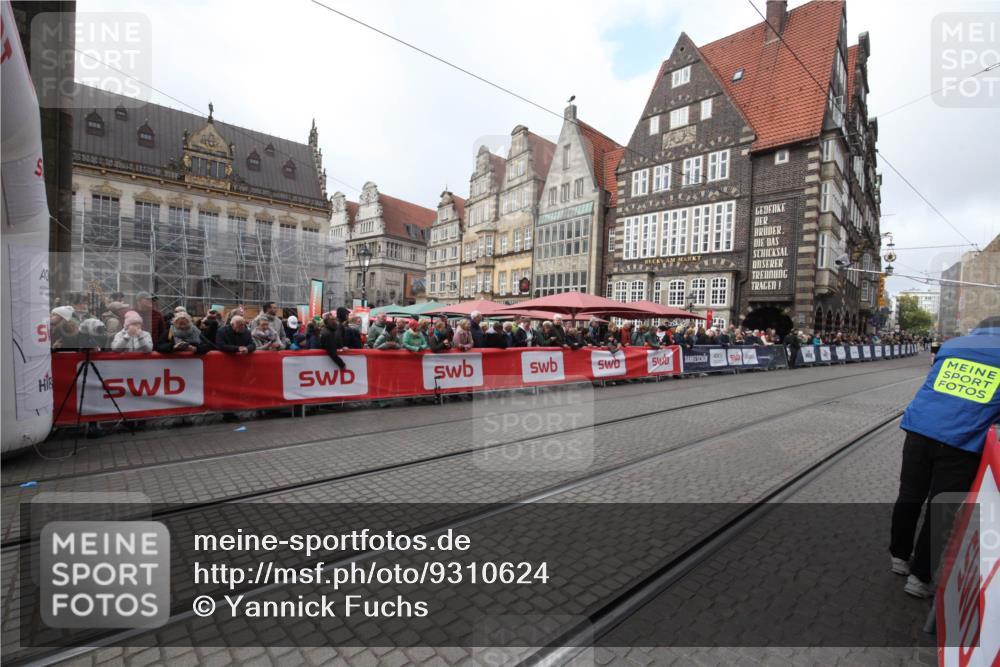 05.10.2025 - 20. swb-Marathon Bremen Yannick Fuchs http://msf.ph/oto/9310624 05.10.2025 11:19:25 Ziel  meine-sportfotos.de