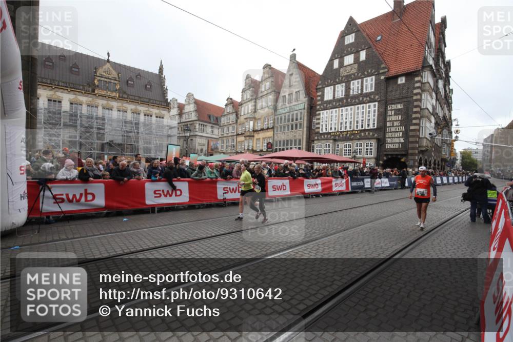 05.10.2025 - 20. swb-Marathon Bremen Yannick Fuchs http://msf.ph/oto/9310642 05.10.2025 11:22:48 Ziel 9445, 9857 meine-sportfotos.de