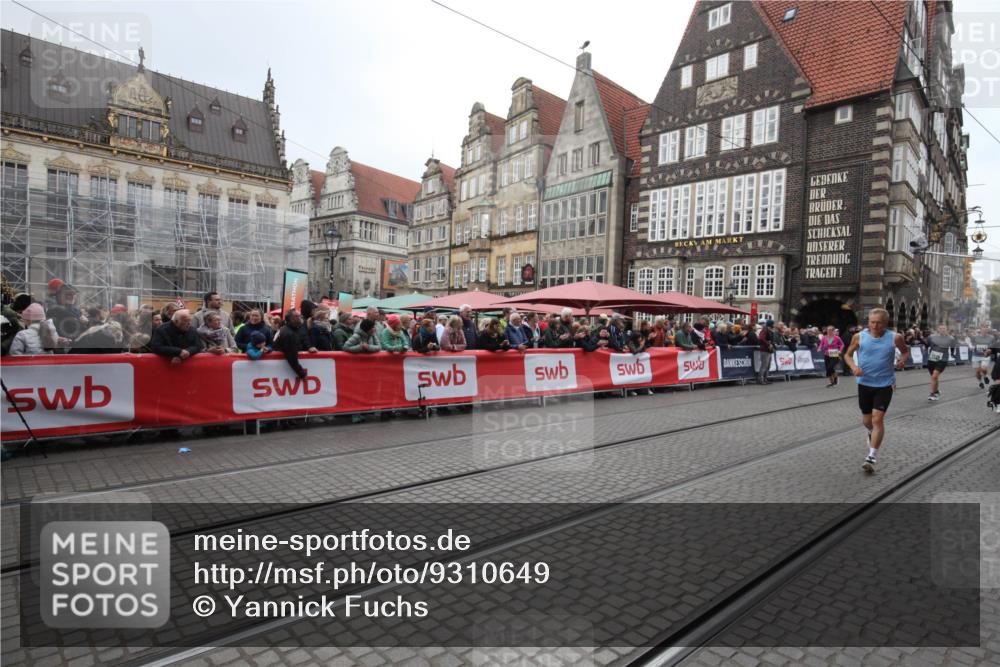 05.10.2025 - 20. swb-Marathon Bremen Yannick Fuchs http://msf.ph/oto/9310649 05.10.2025 11:23:12 Ziel 9808 meine-sportfotos.de