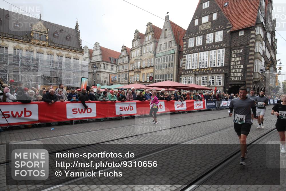 05.10.2025 - 20. swb-Marathon Bremen Yannick Fuchs http://msf.ph/oto/9310656 05.10.2025 11:23:16 Ziel 9808 meine-sportfotos.de
