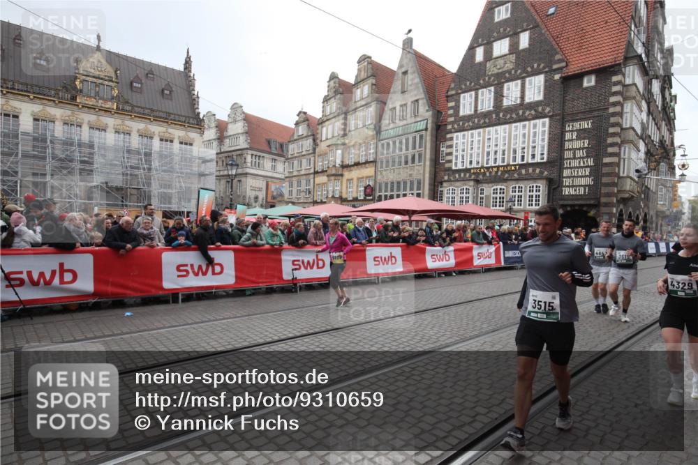 05.10.2025 - 20. swb-Marathon Bremen Yannick Fuchs http://msf.ph/oto/9310659 05.10.2025 11:23:16 Ziel 9808 meine-sportfotos.de