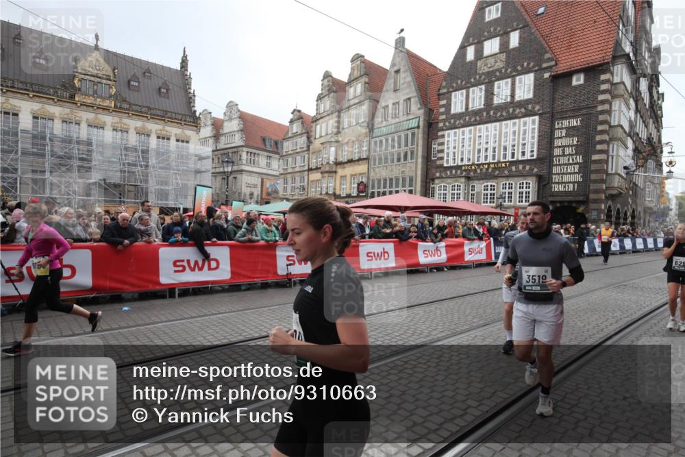 05.10.2025 - 20. swb-Marathon Bremen Yannick Fuchs http://msf.ph/oto/9310663 05.10.2025 11:23:17 Ziel 9808 meine-sportfotos.de