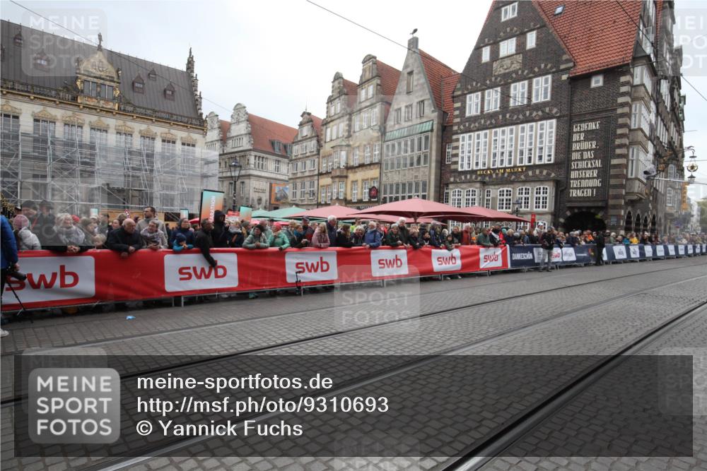 05.10.2025 - 20. swb-Marathon Bremen Yannick Fuchs http://msf.ph/oto/9310693 05.10.2025 11:23:39 Ziel  meine-sportfotos.de